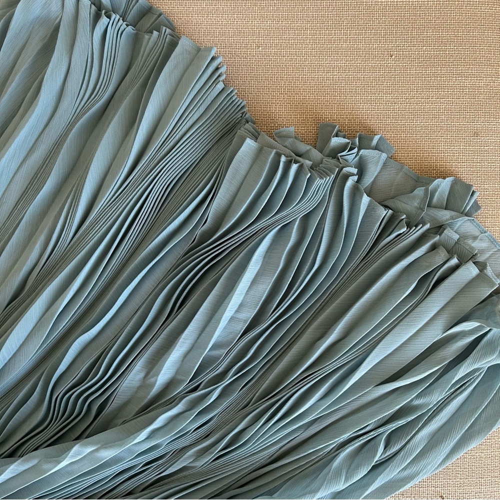 BEST Alexis Sunniva Maxi Dress Gown Blue Pleated Party Cocktail Wedding - Picture 9 of 12